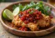 Ayam Geprek, smažené kuře drcené s chilli pastou