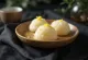 Mochi podávané s citronem