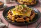 Philly cheesesteak vafle čerstvě upečené s hovězím masem, paprikou a sýrem provolone